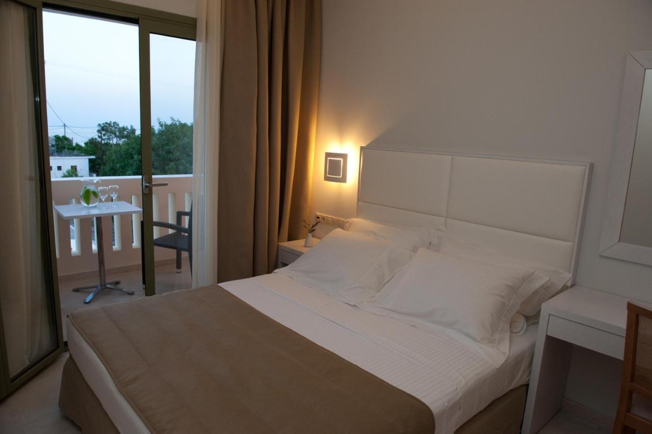 Aphrodite Samos Suites Marathókampos Quarto foto